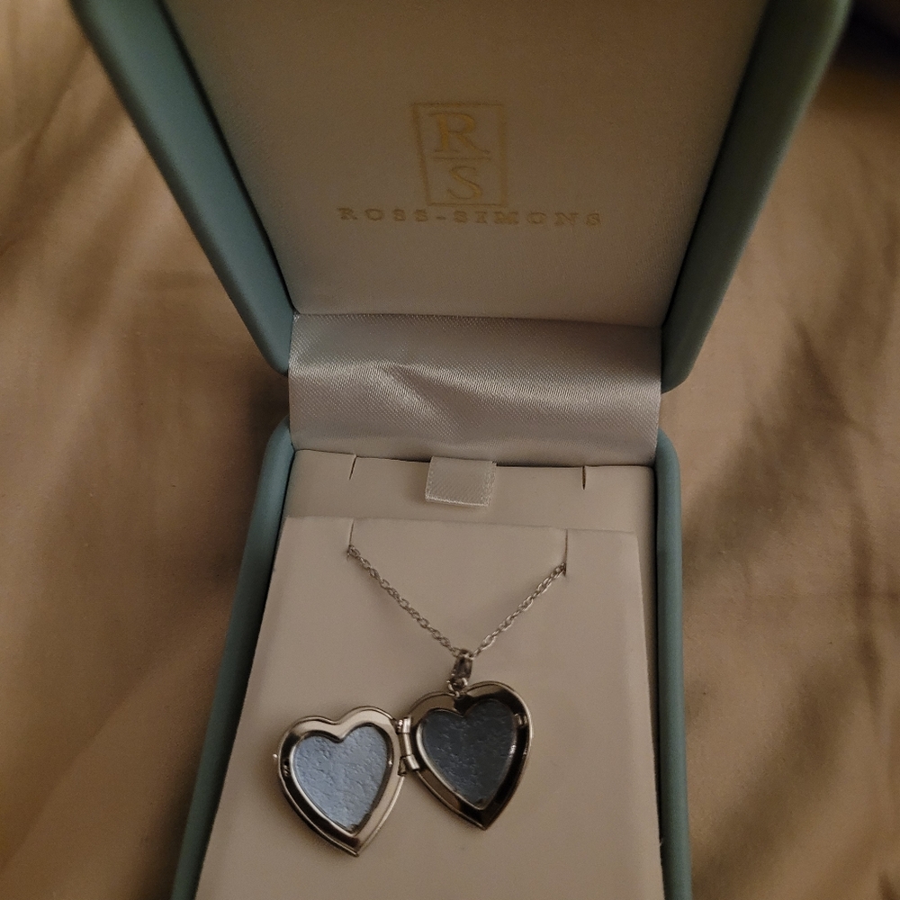 Ross Simons silver heart necklace NIB
